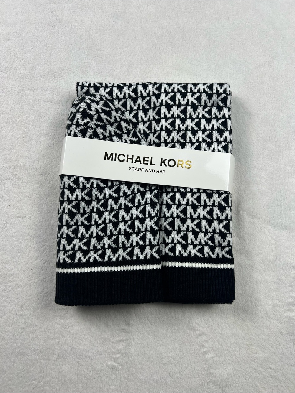 Michael Kors Scarf and Hat Set Womens NWT Black White MK Signature Logo